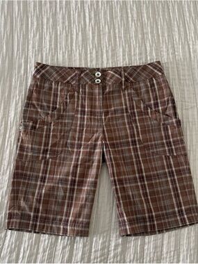 Brown Plaid Y2K Cargo Shorts in Size 8. From Sears with tag.